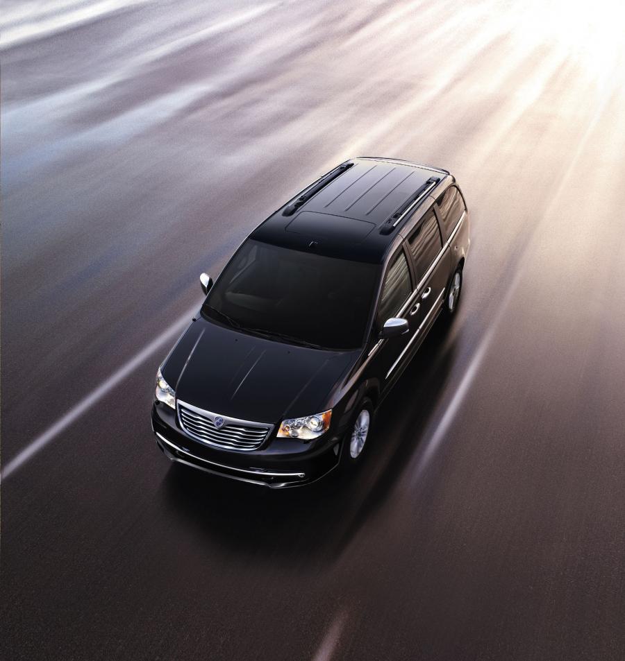  Lancia Voyager 2011 года  (фото 6 из 66)